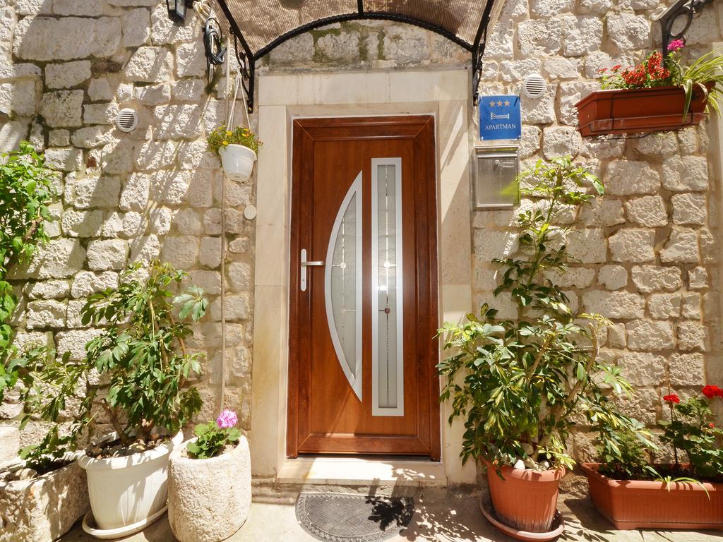 Apartment Nikolina Trogir Exterior photo