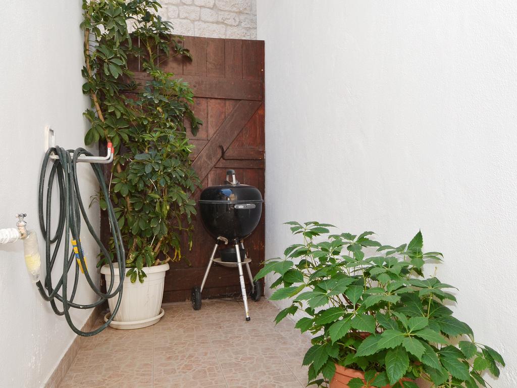 Apartment Nikolina Trogir Exterior photo