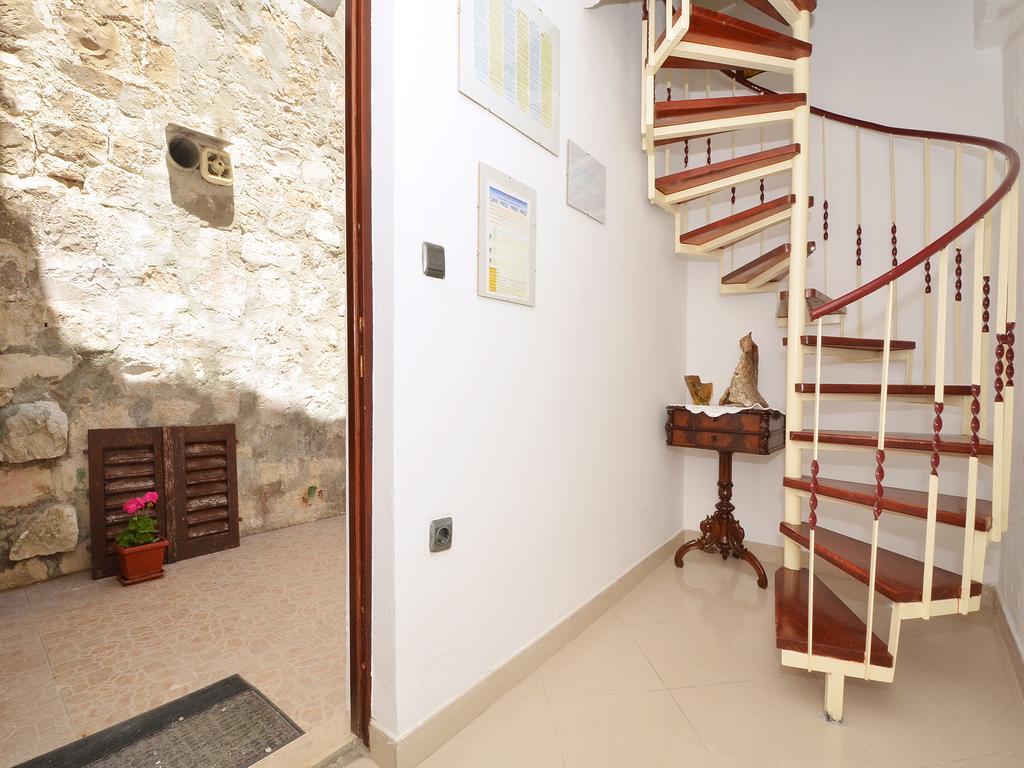 Apartment Nikolina Trogir Exterior photo