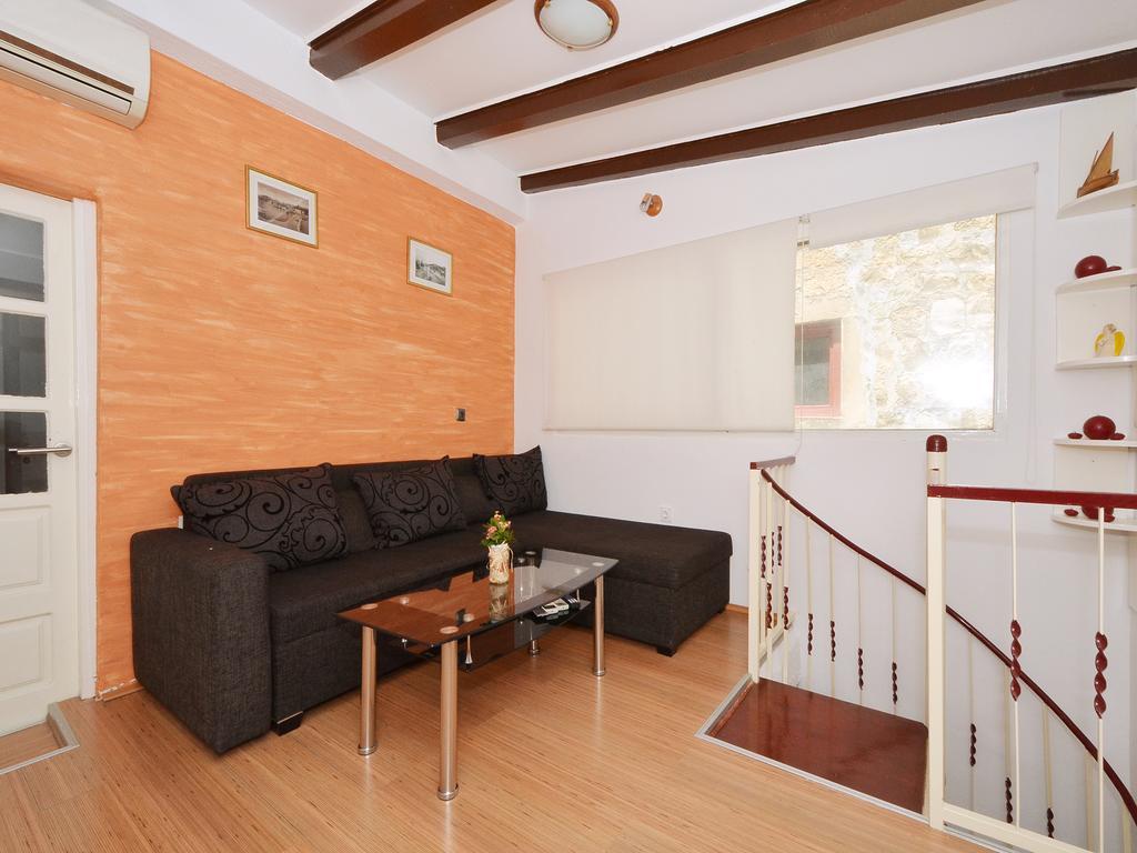 Apartment Nikolina Trogir Exterior photo